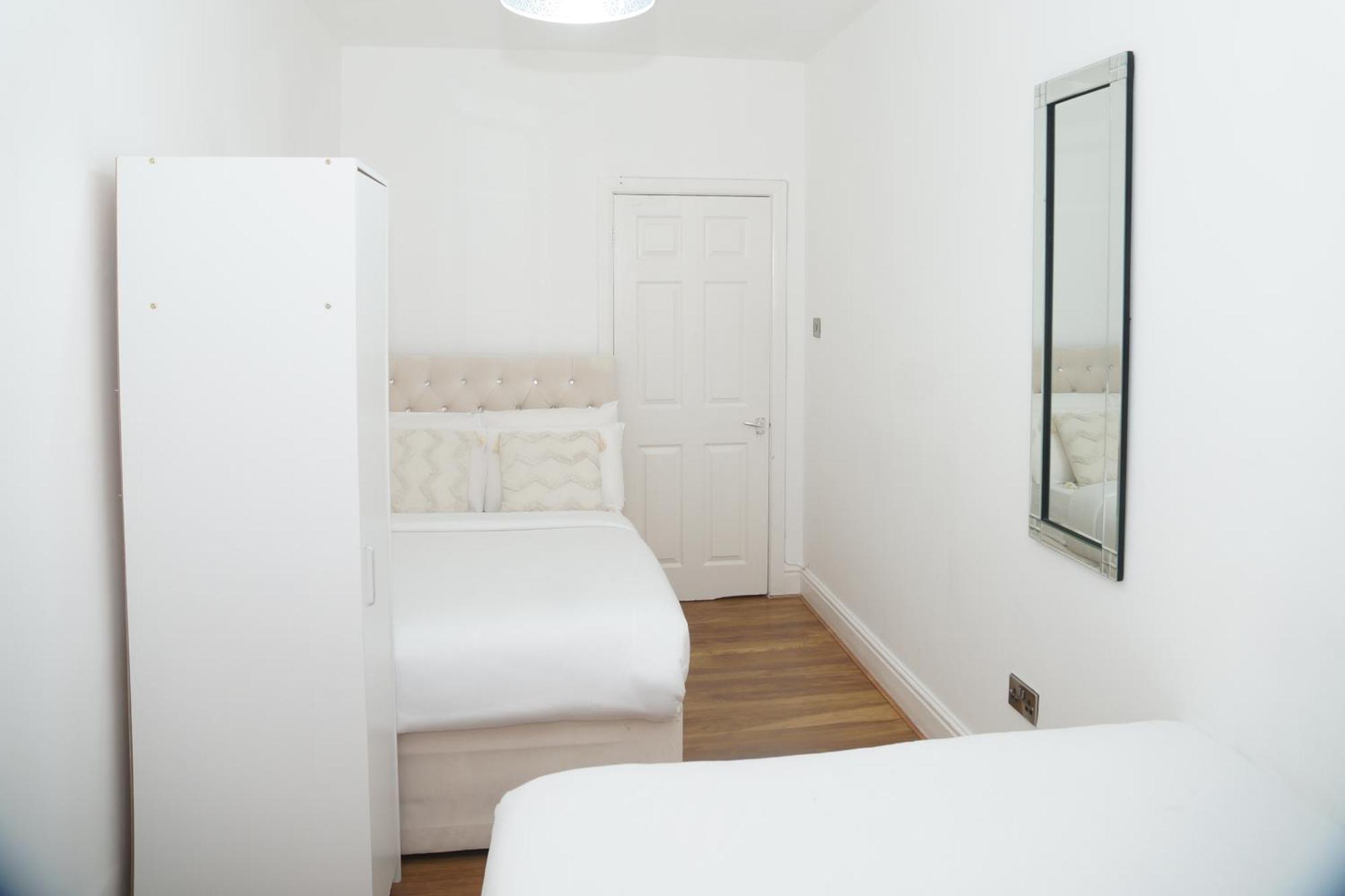Affordably Elegant Close To Coop Live, Etihad Stadium And Centre *