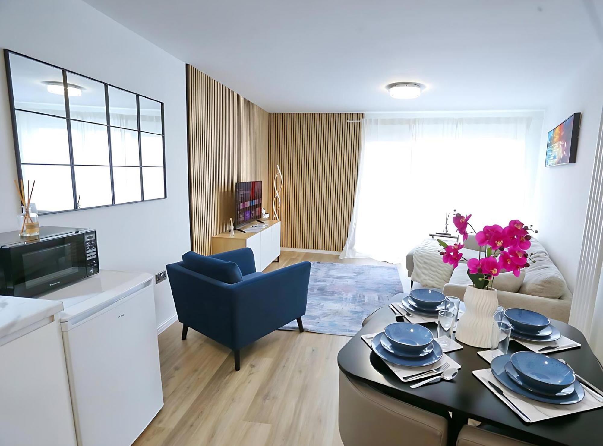 New Refurb Mins From Coop Man Park For Free Pass The Keys