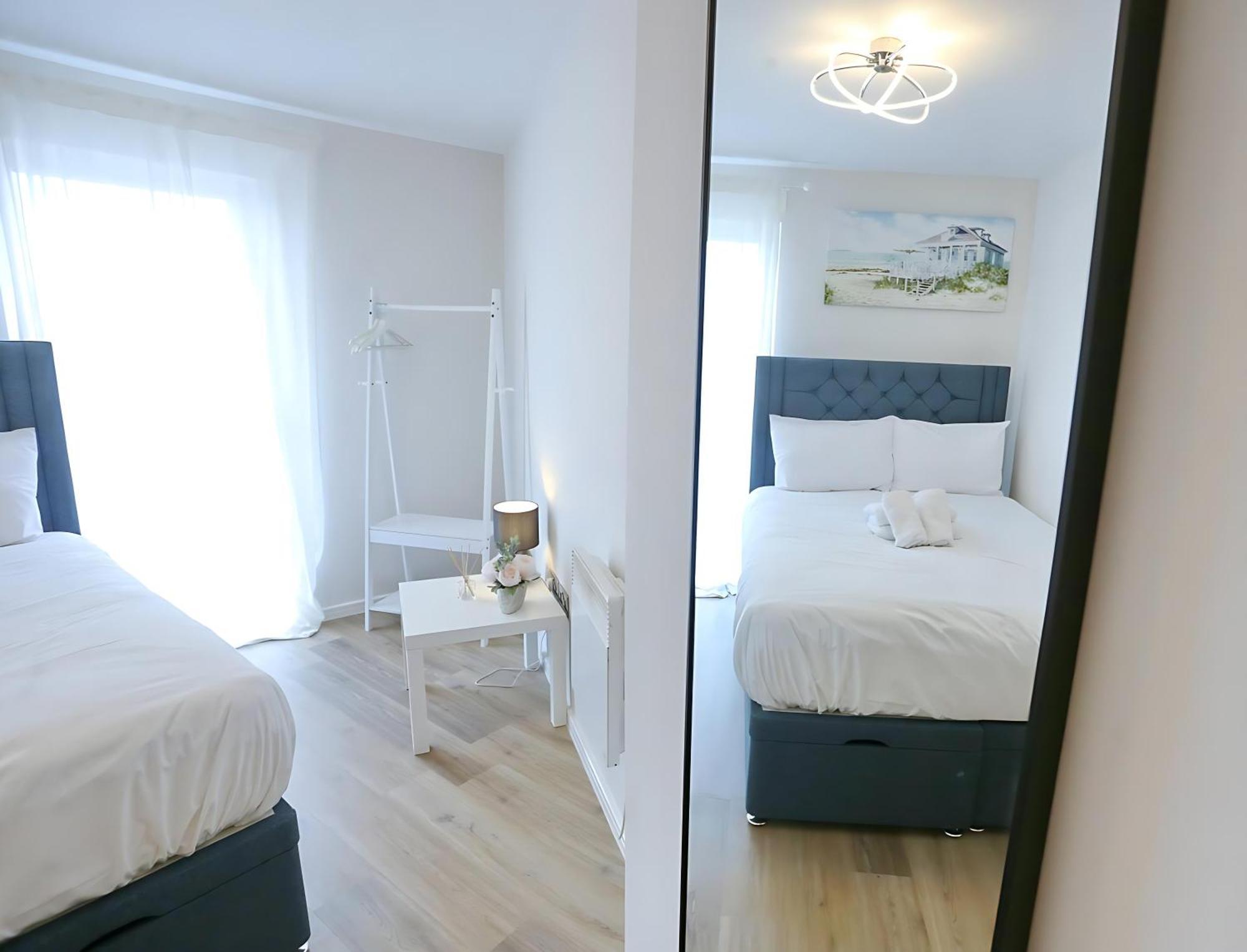 Apartment New Refurb Mins From Coop Man Park For Free Pass The Keys *