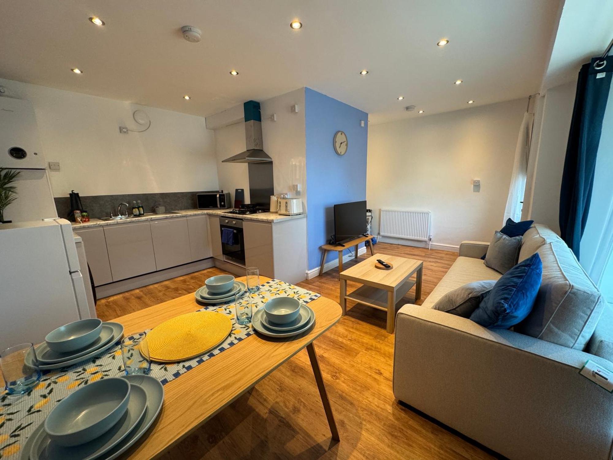 Stretford - Sleeps 6 - Wifi - Parking - Near Stadium * Manchester