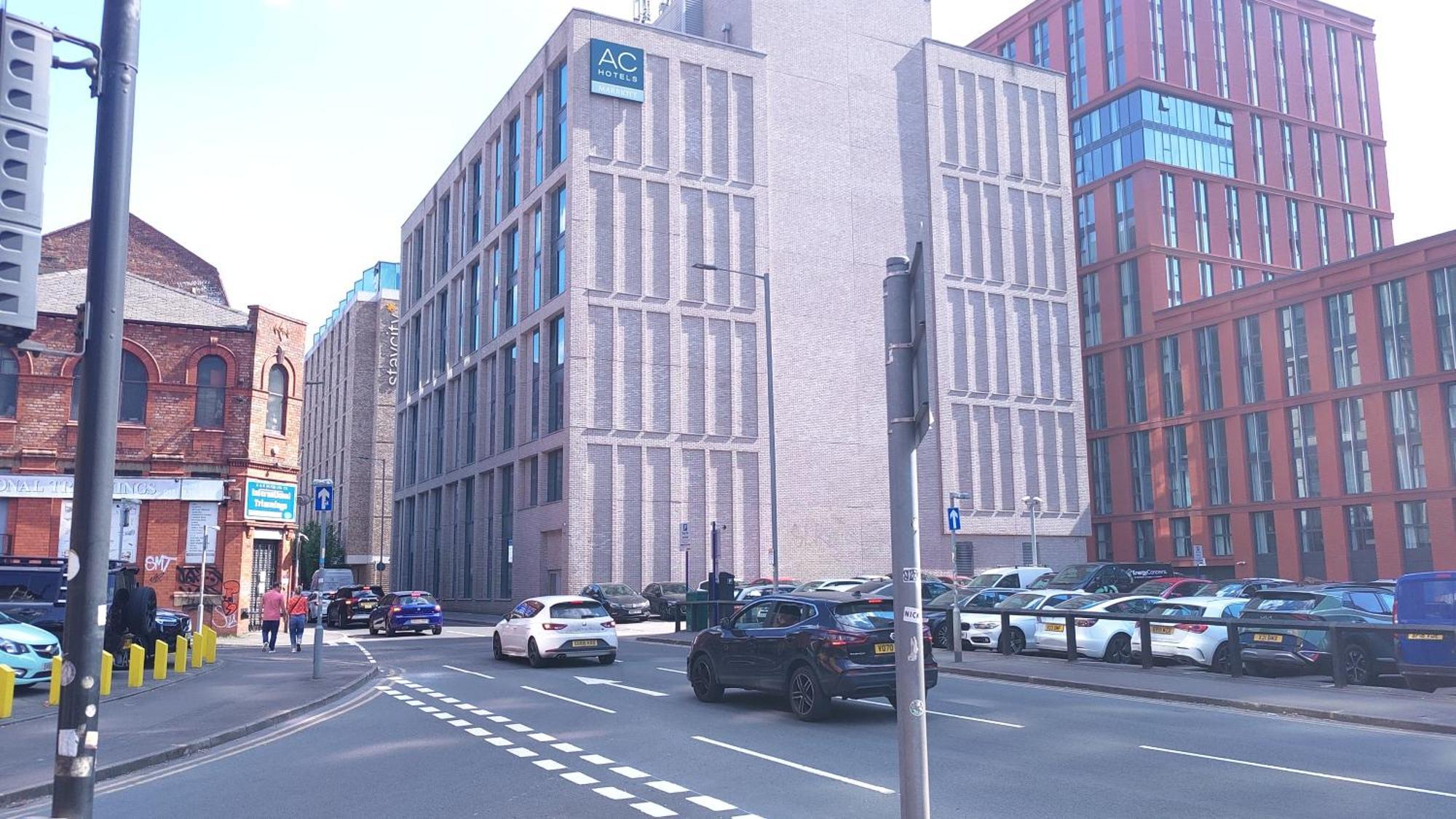 Bee Cosy - Greater Centre *