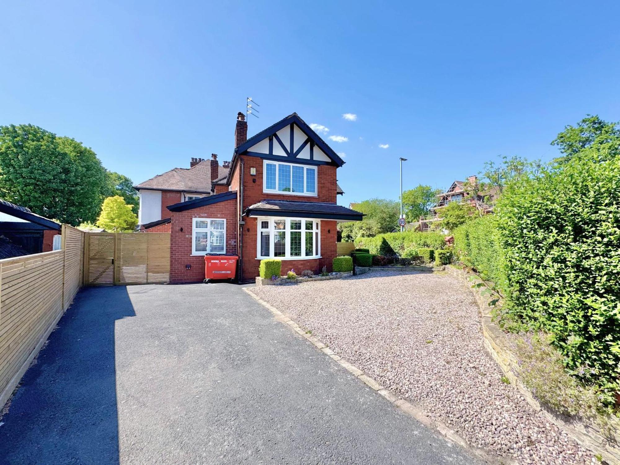Bright 5 Bedroom House In Didsbury, Holiday home *