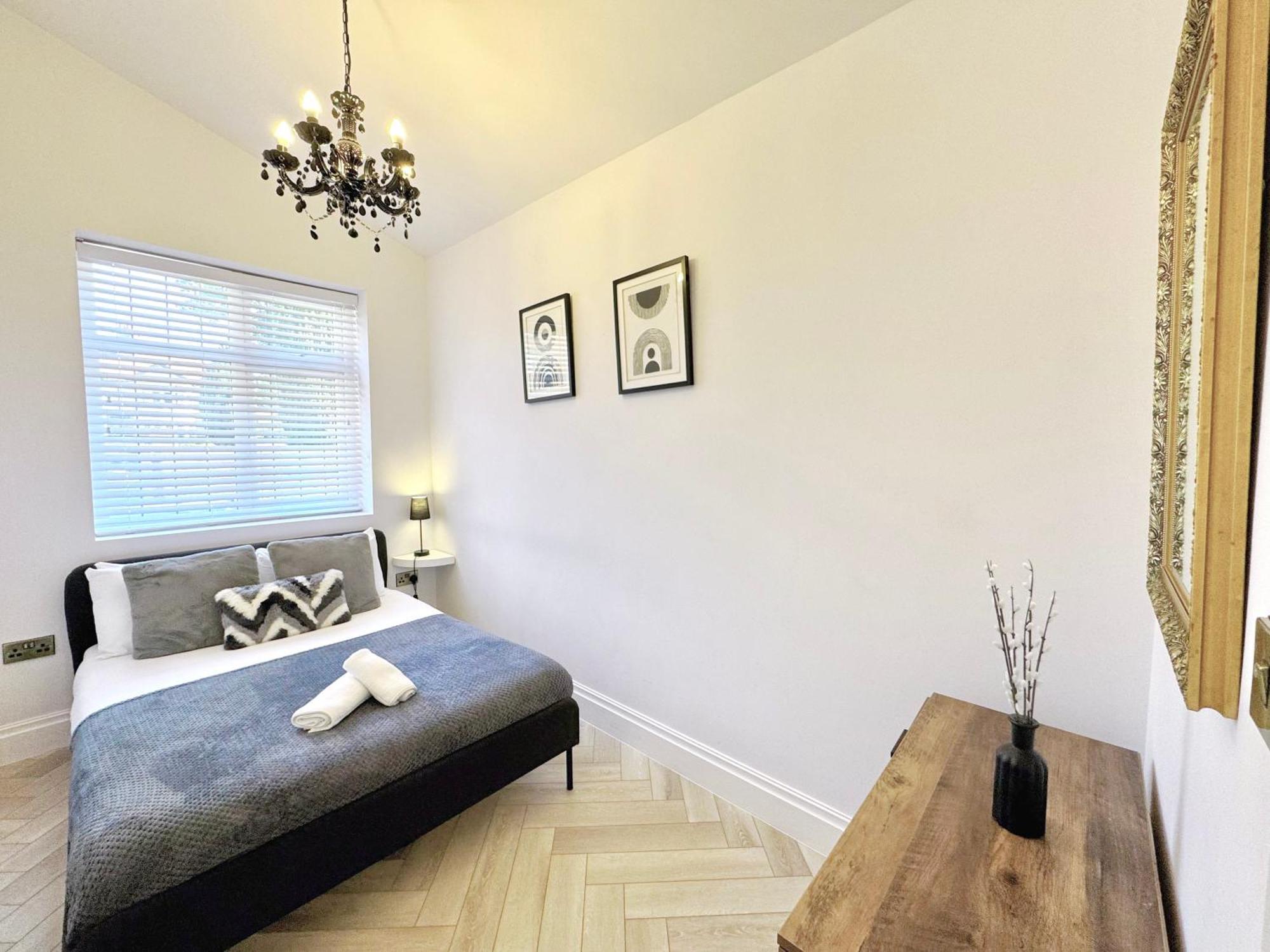Bright 5 Bedroom House In Didsbury, * Manchester