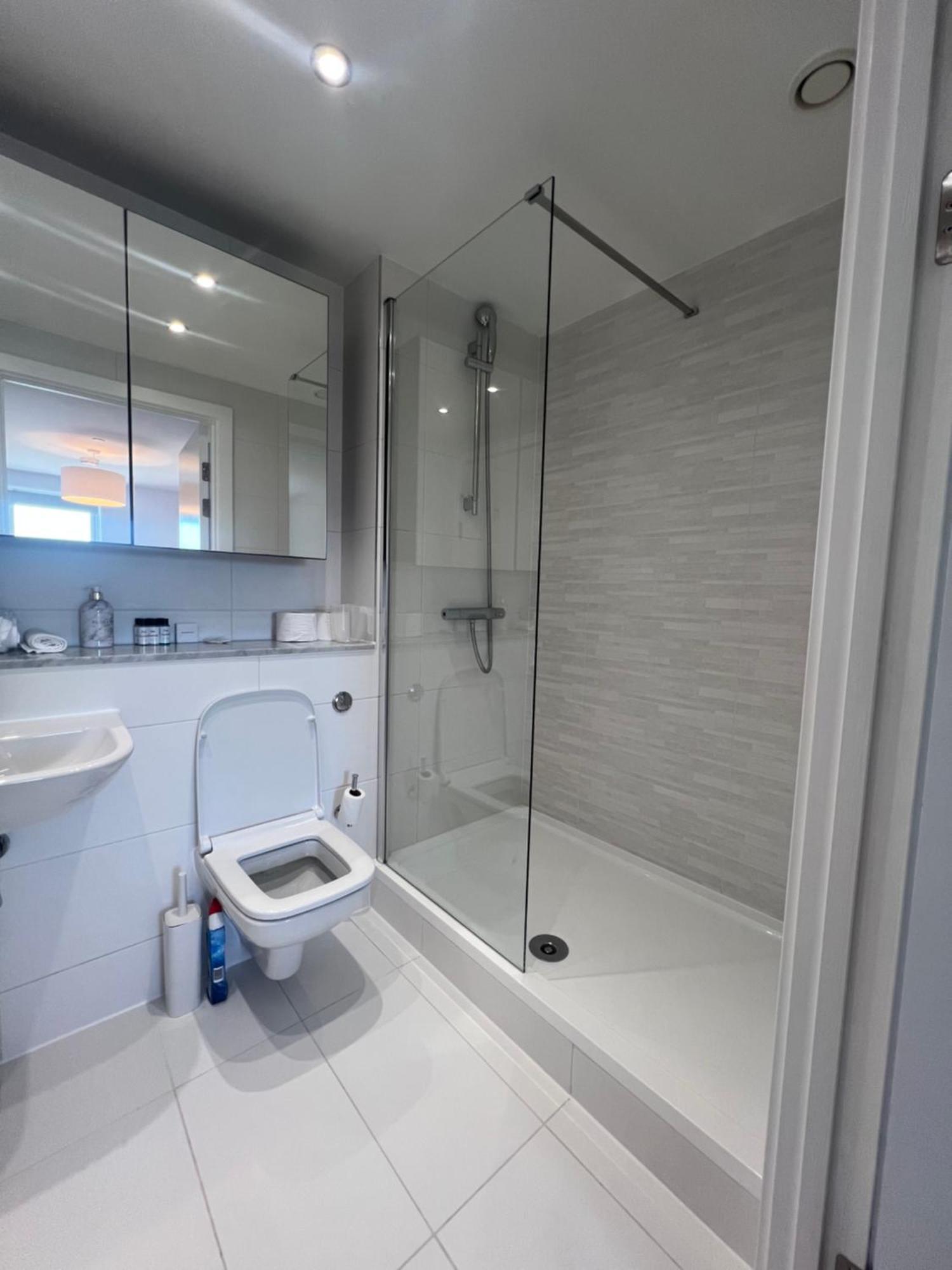 Apartment New 2br In Mcr Citycenter