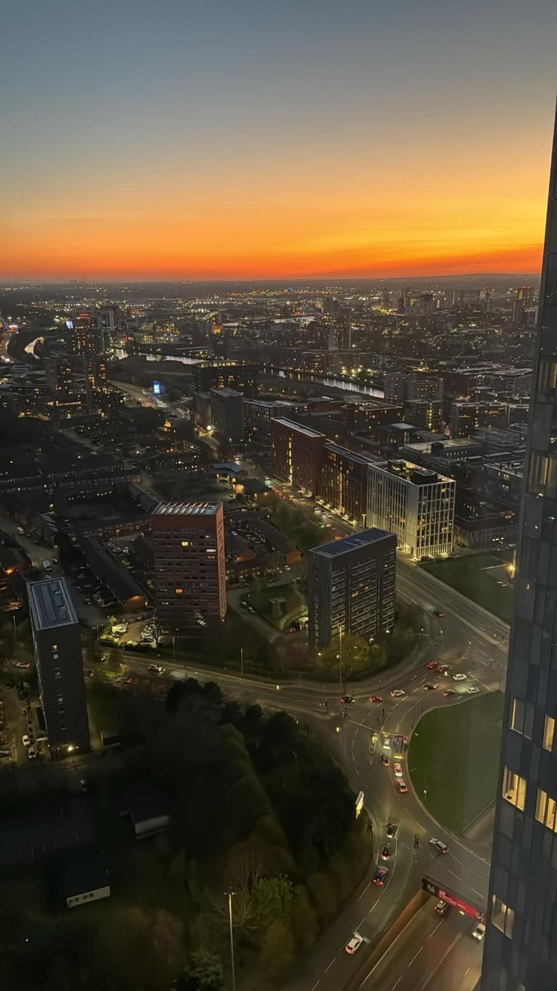 3 Bedroom Penthouse In The Centre Deansgate New Build High Floor *