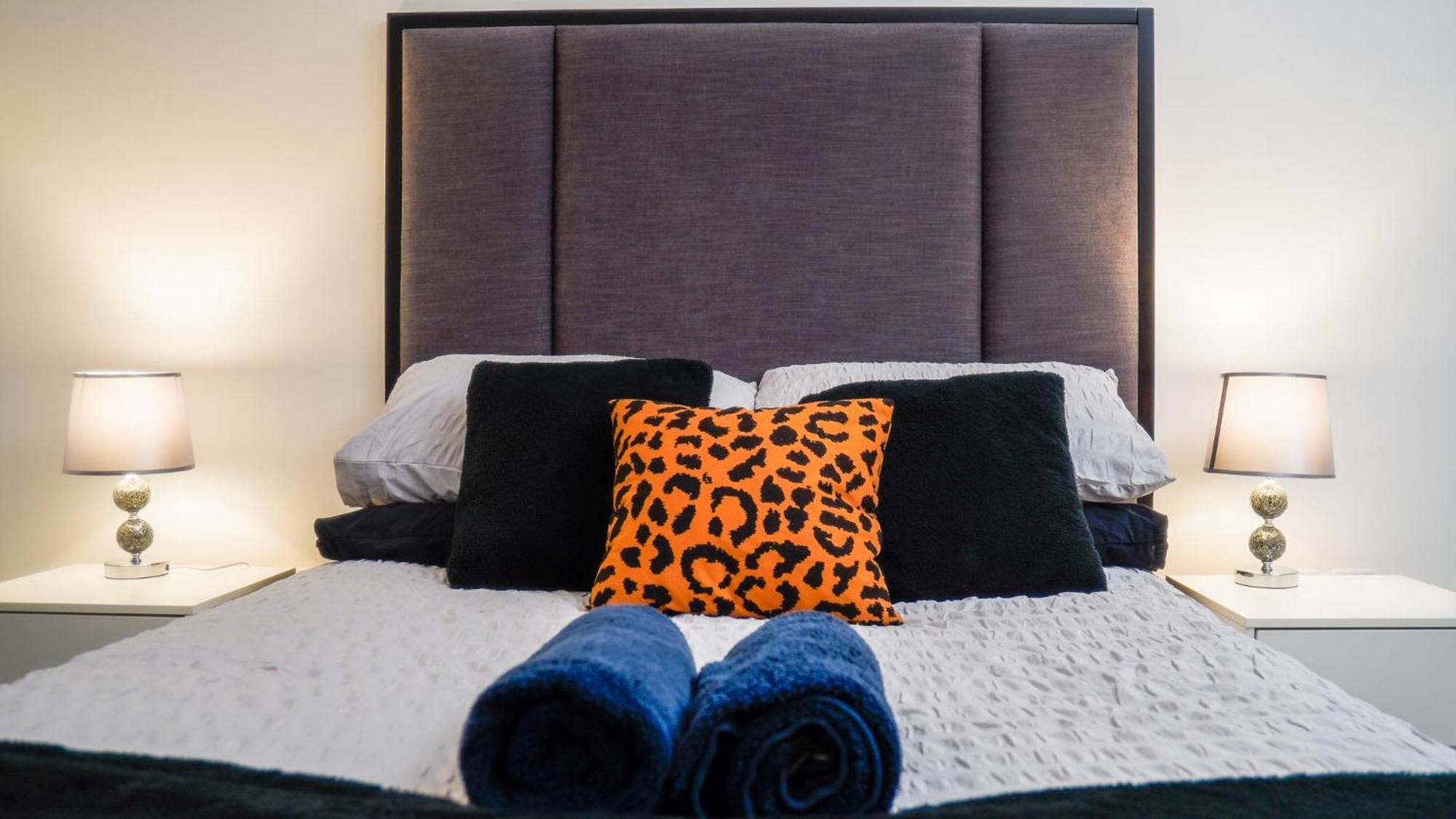 Apartment Centre With Balcony & Free Parking Manchester