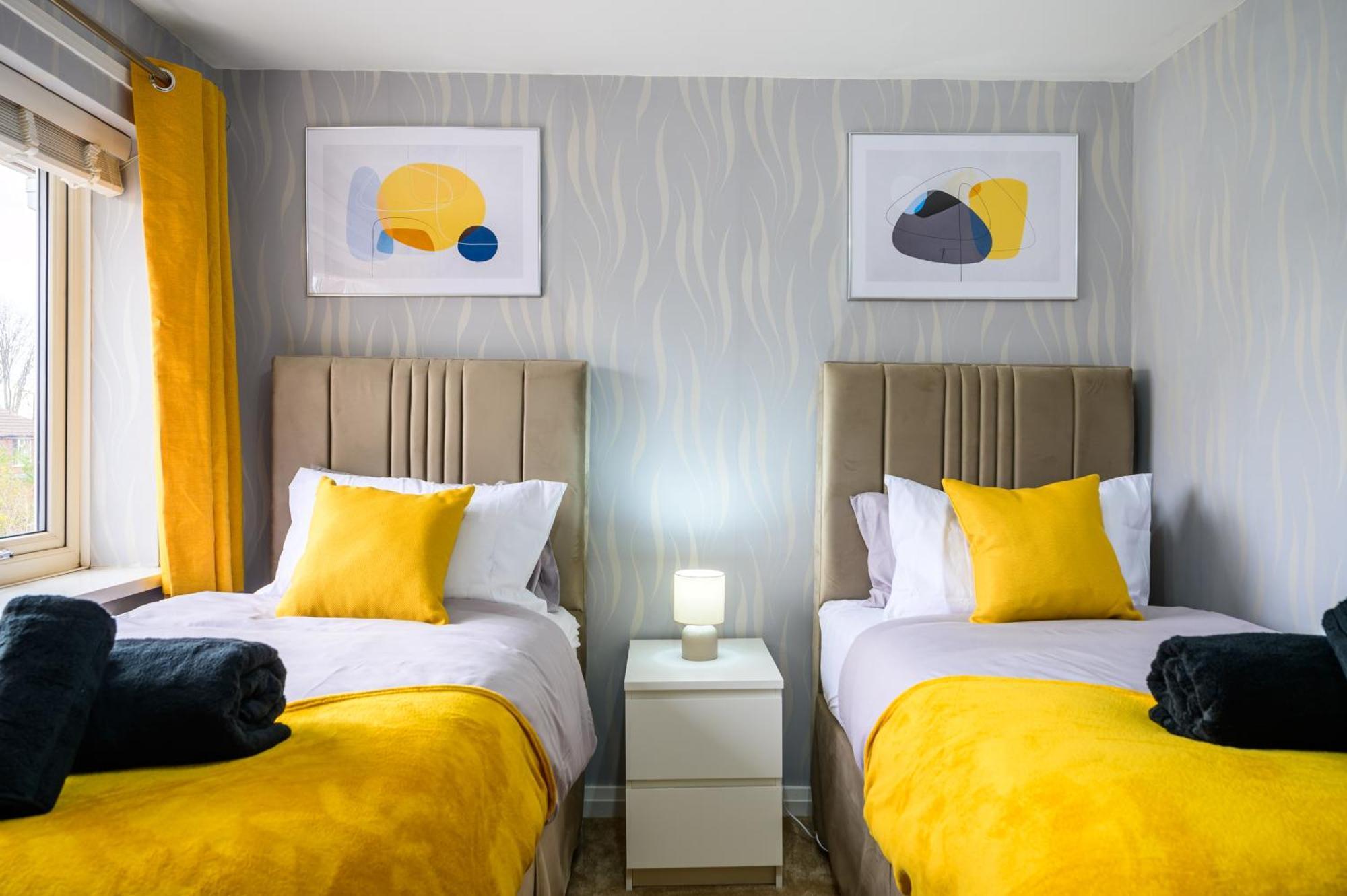 Holiday home Droylsden Eden - Next To Tram - Free Parking Near Coop- Live & Etihad Stadium *