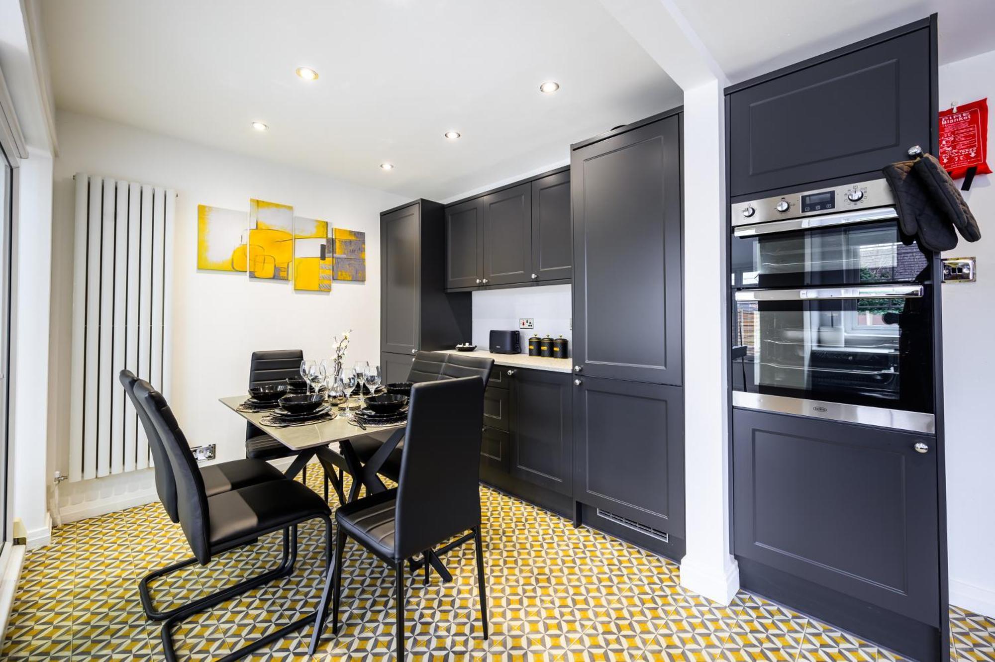 Droylsden Eden - Next To Tram - Free Parking Near Coop- Live & Etihad Stadium Holiday home *