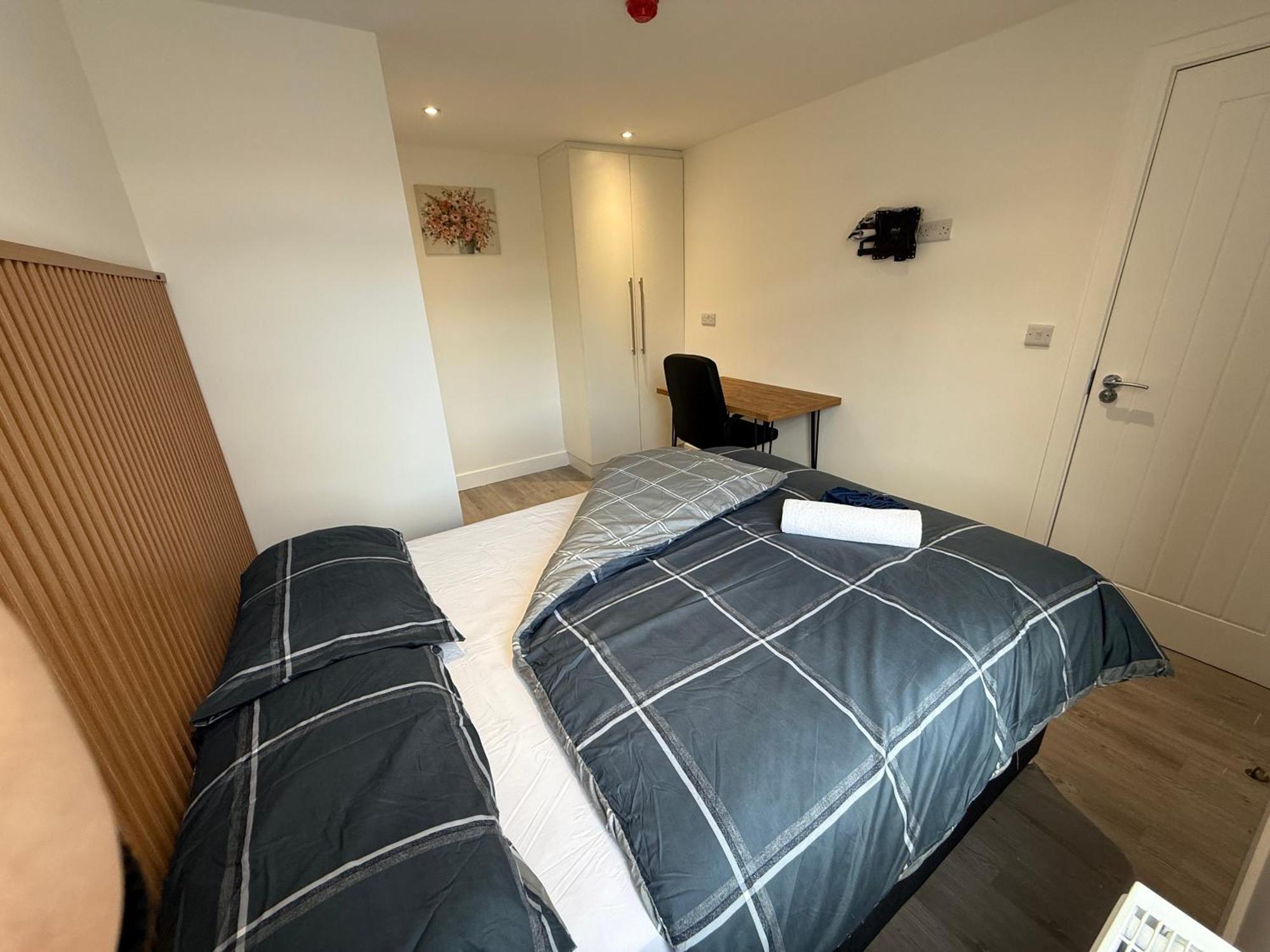 Moorfields Guest house *