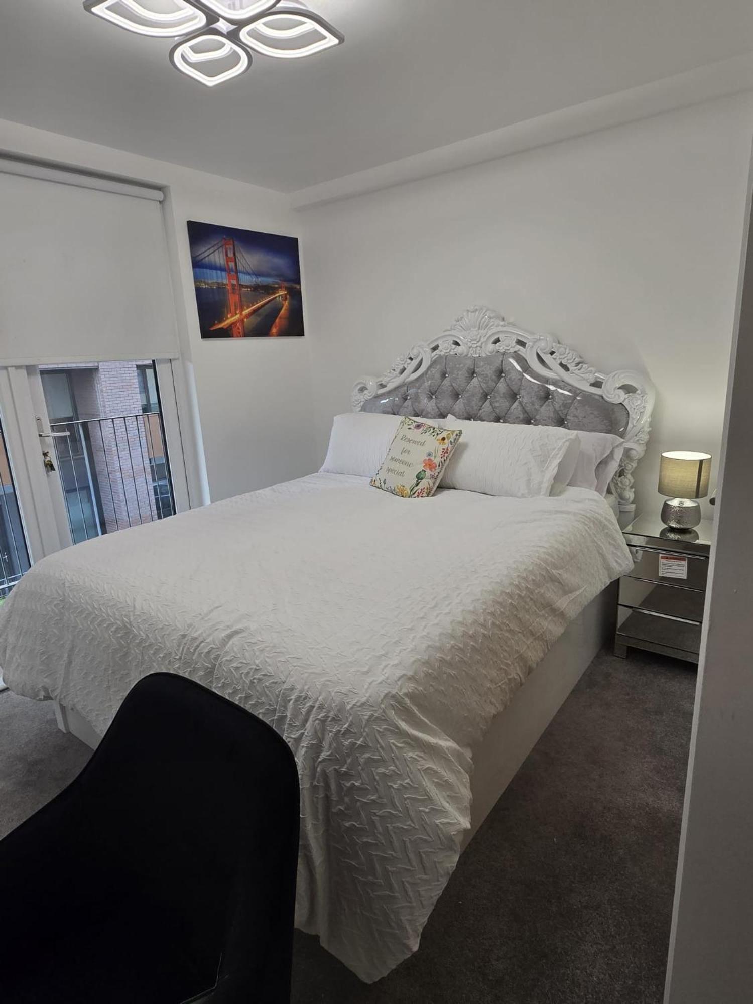 Villa Mega7 Luxury 2bedrooms - 2baths, 3toilets Balcony And Free Car Park Manchester