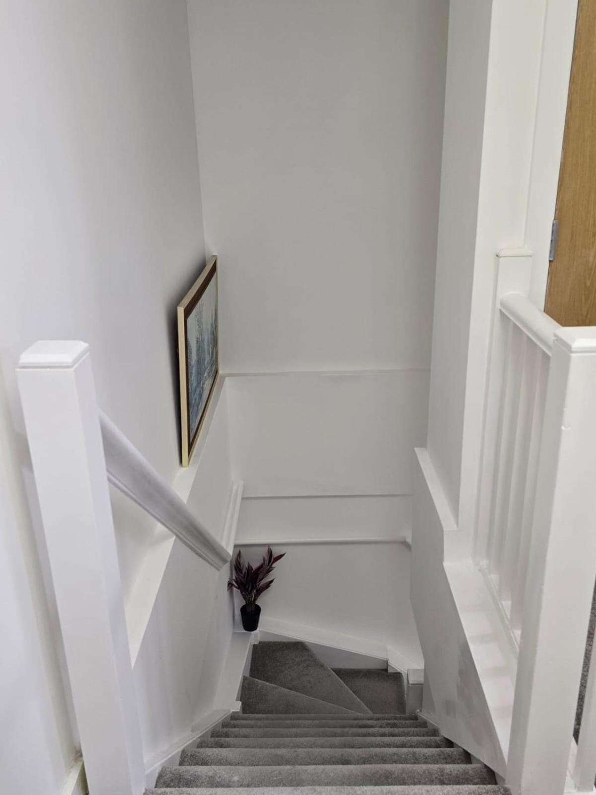Mega7 Luxury 2bedrooms - 2baths, 3toilets Balcony And Free Car Park Villa