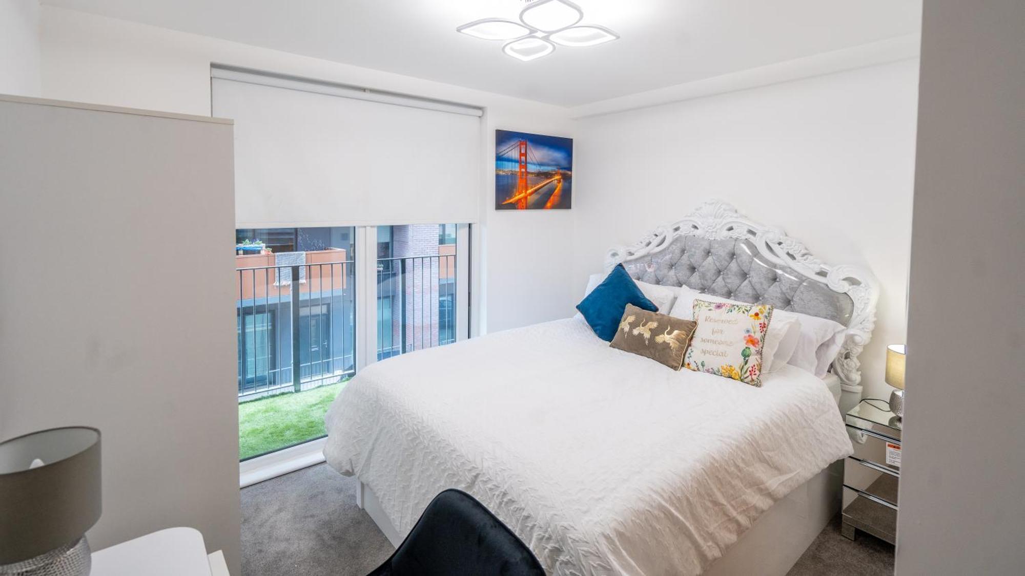 Mega7 Luxury 2bedrooms - 2baths, 3toilets Balcony And Free Car Park Villa *