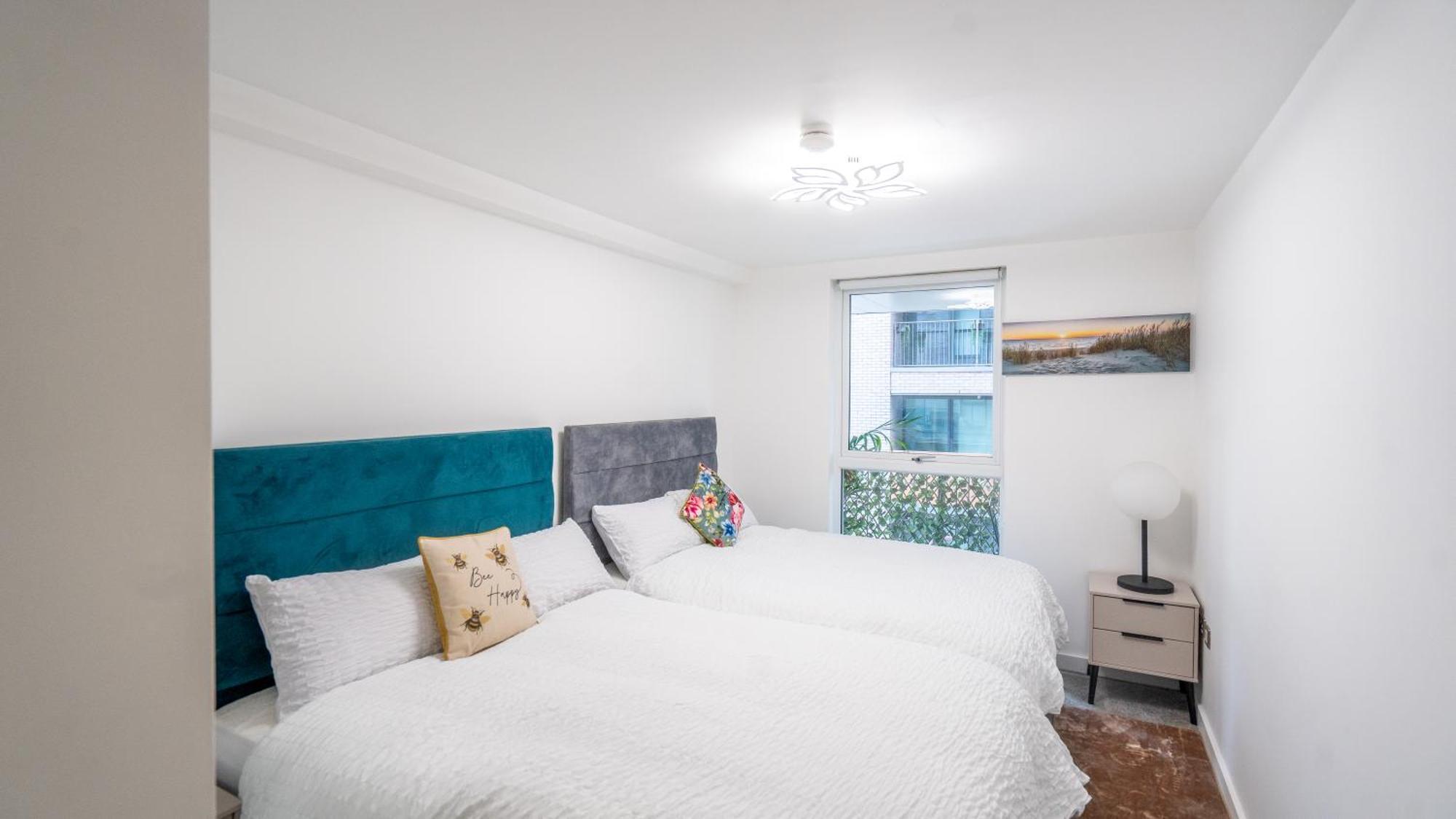 Mega7 Luxury 2bedrooms - 2baths, 3toilets Balcony And Free Car Park Villa *