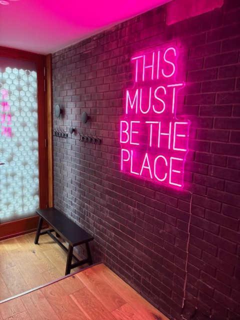 Free Parking - Roof Terrace - Luxury Townhouse Holiday home *