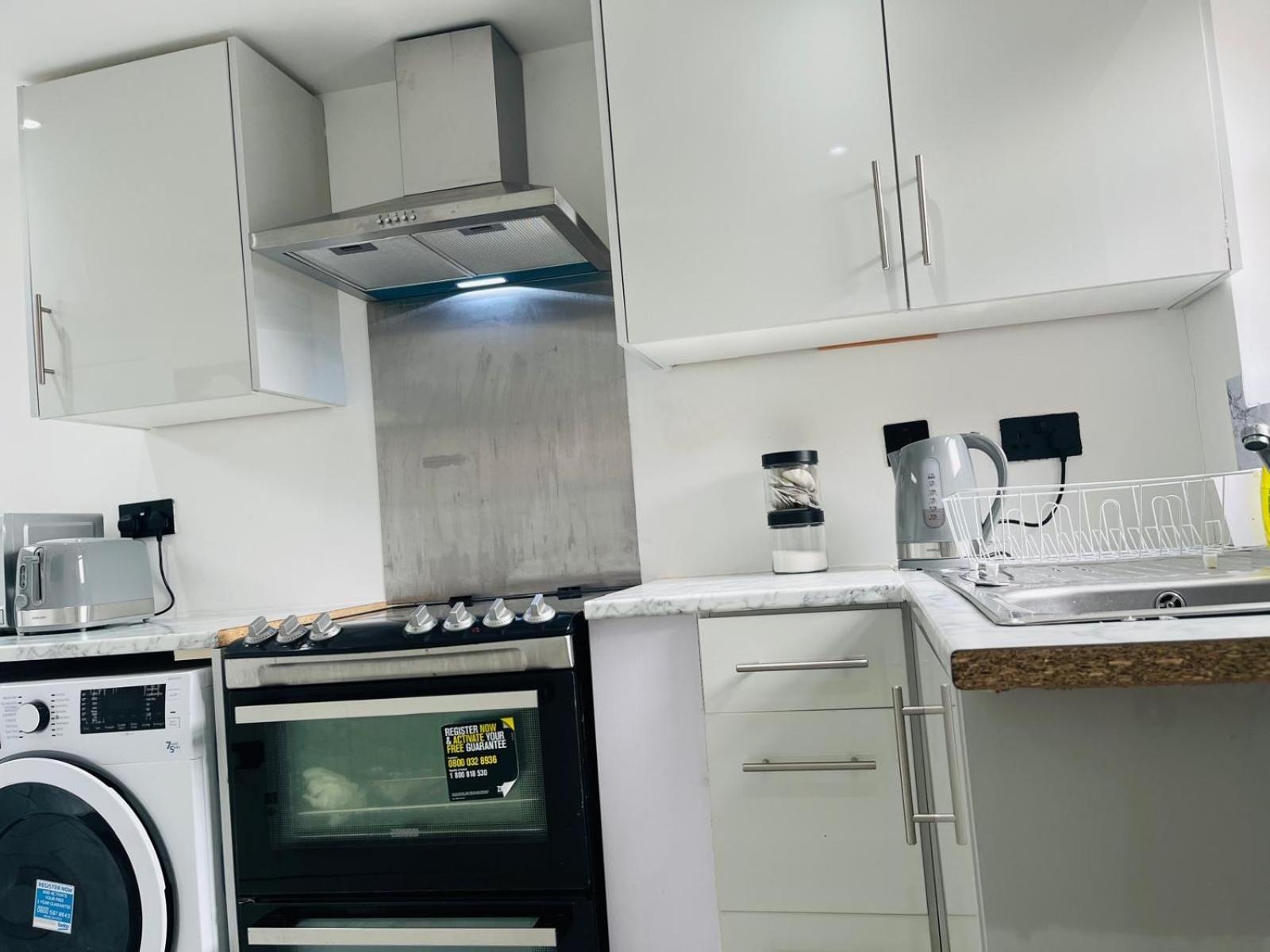 Cosy Ground Floor Apartment-free Parking Chalet *