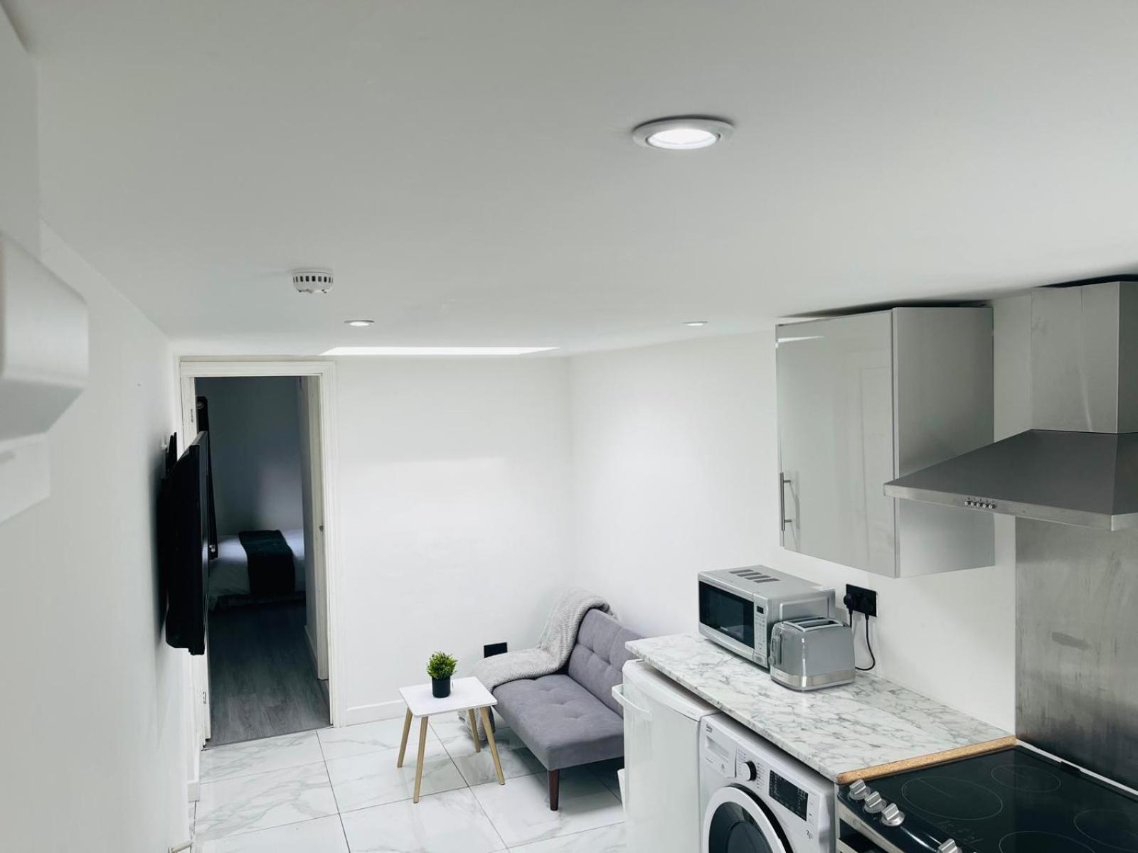 Cosy Ground Floor Apartment-free Parking Chalet *