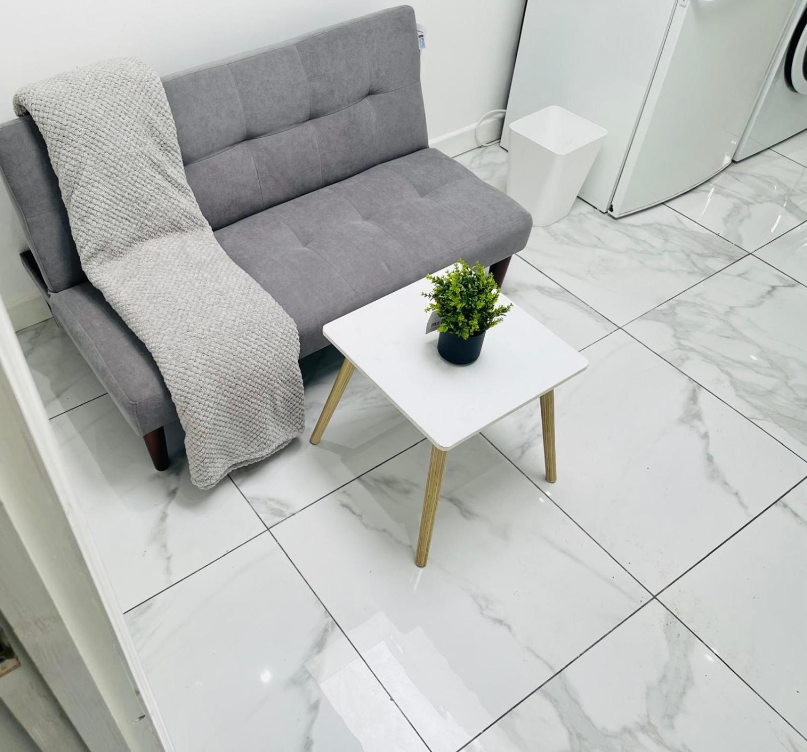 Cosy Ground Floor Apartment-free Parking