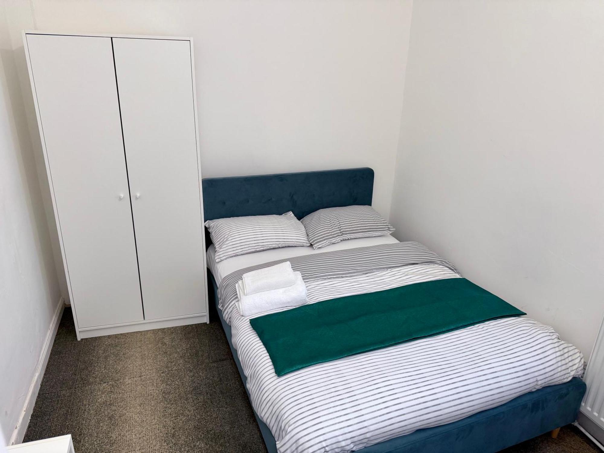 Hostel O5 *