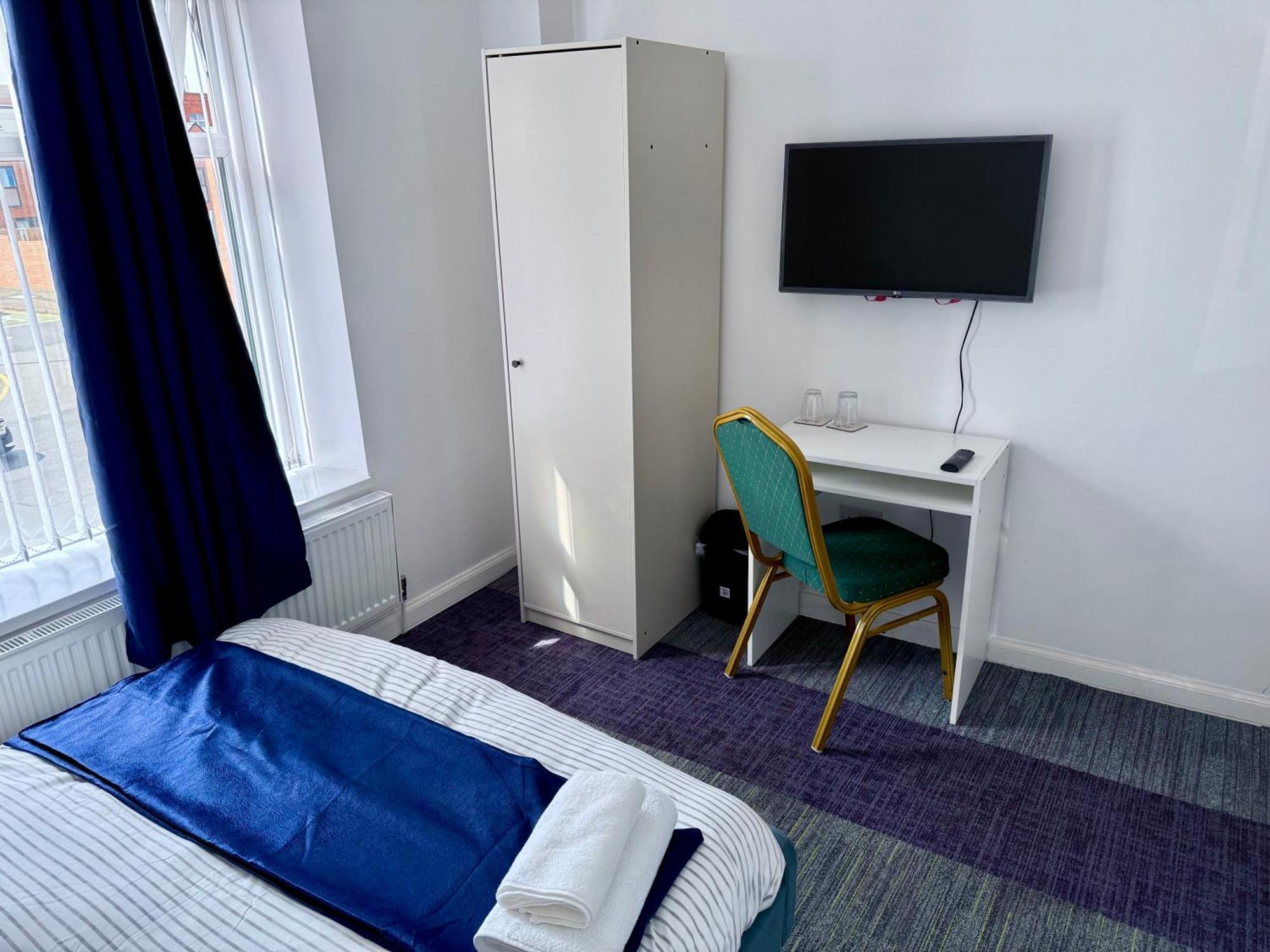 Hostel O5 *