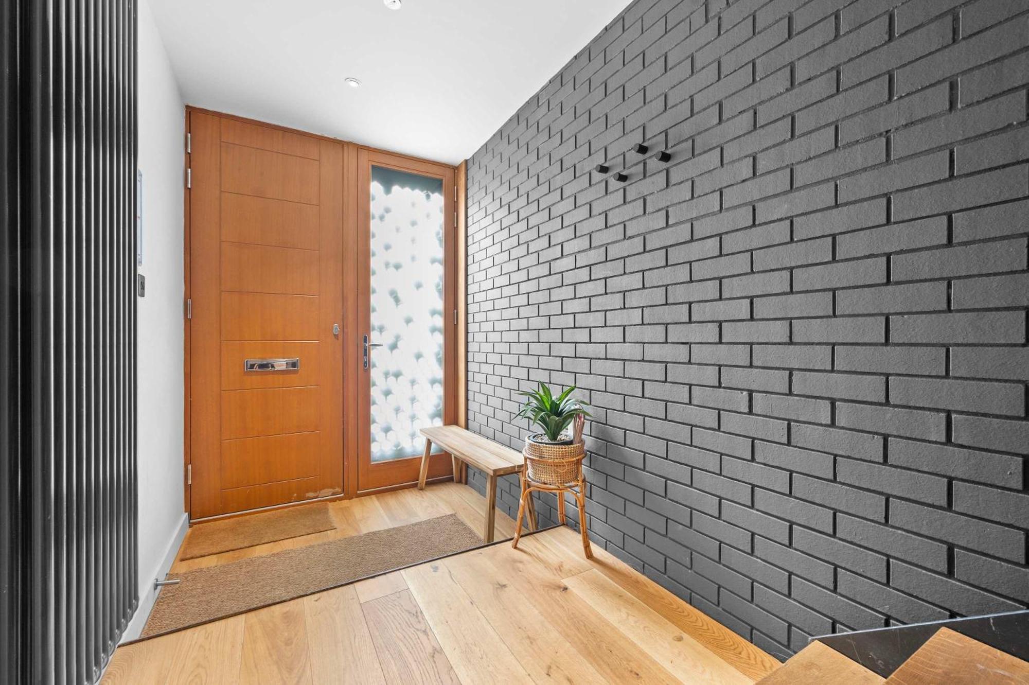 Stunning Luxury Townhouse In Centre Of Holiday home