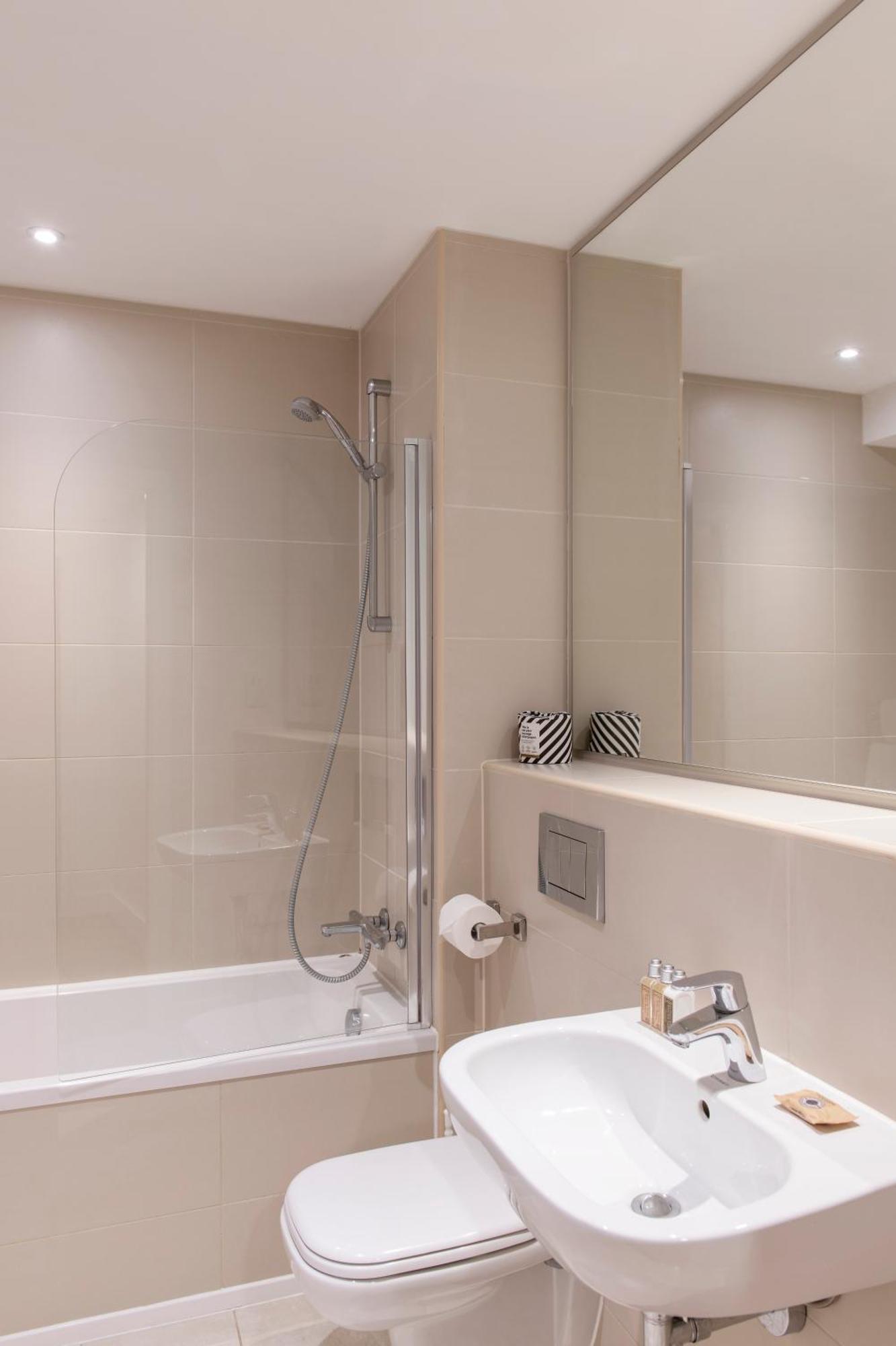 Cove Minshull Street 4*
