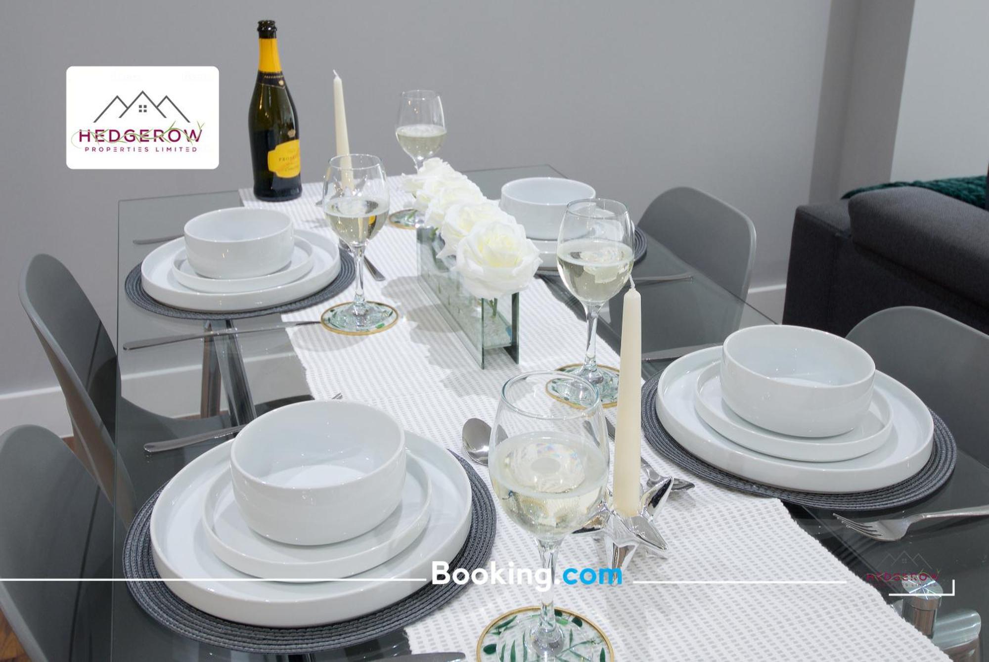 Apartment Centre By Hedgerow Manchester