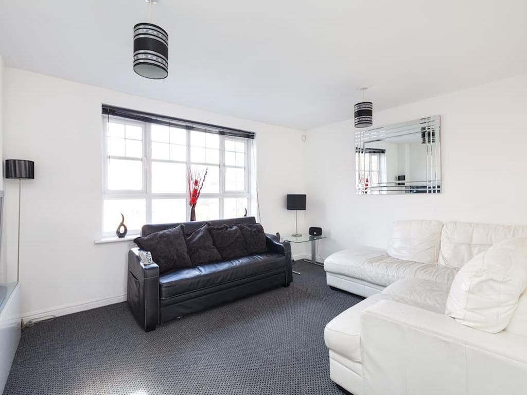 My-places Abbotsfield Court Townhouse Apartment Manchester