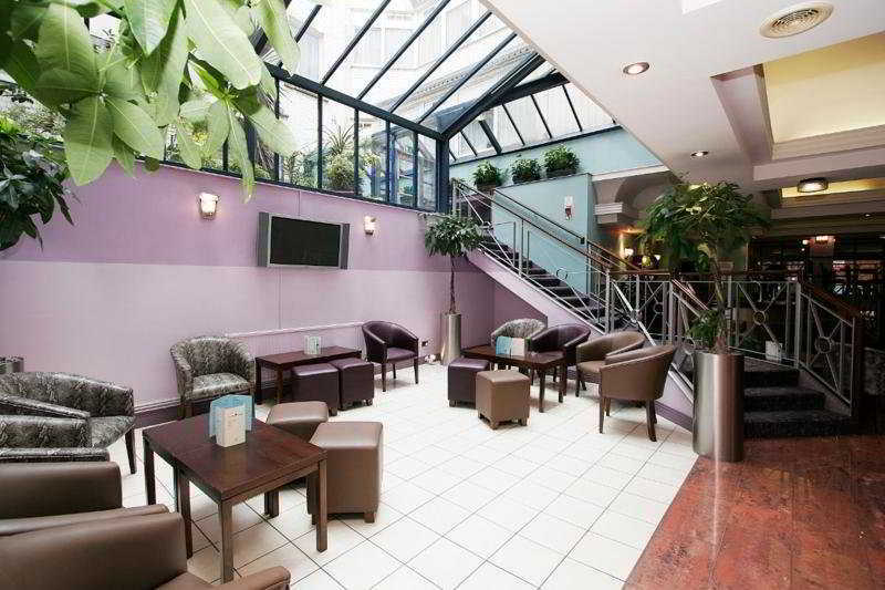 The Gardens 3*