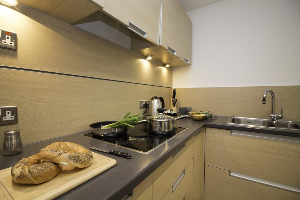 Diamond - Barton Place Apartment Manchester