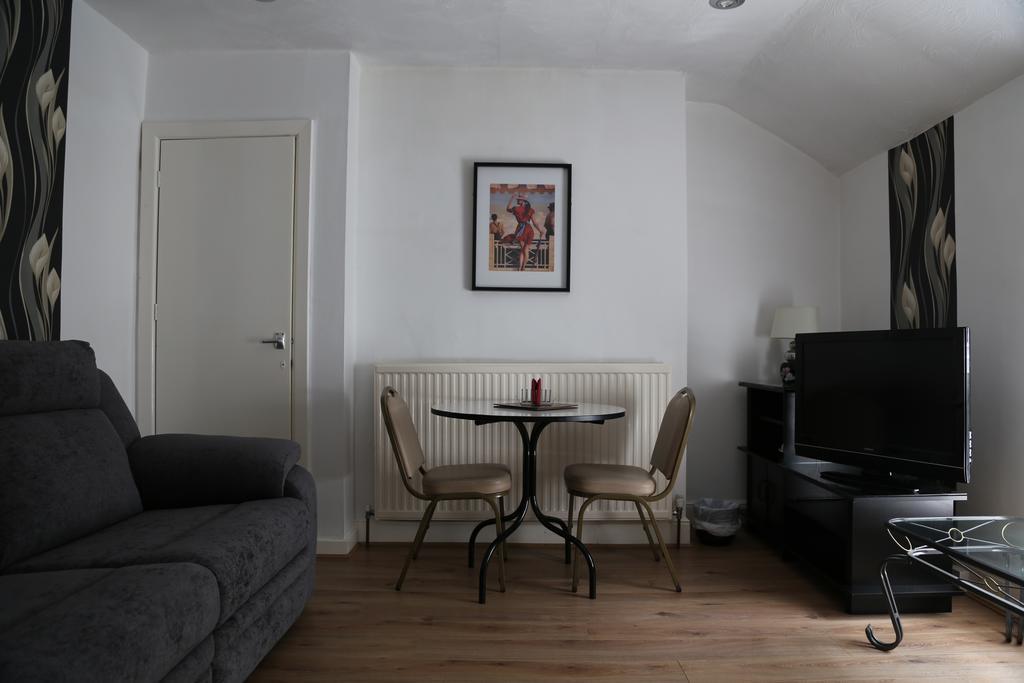 La Suisse Serviced Apartment *