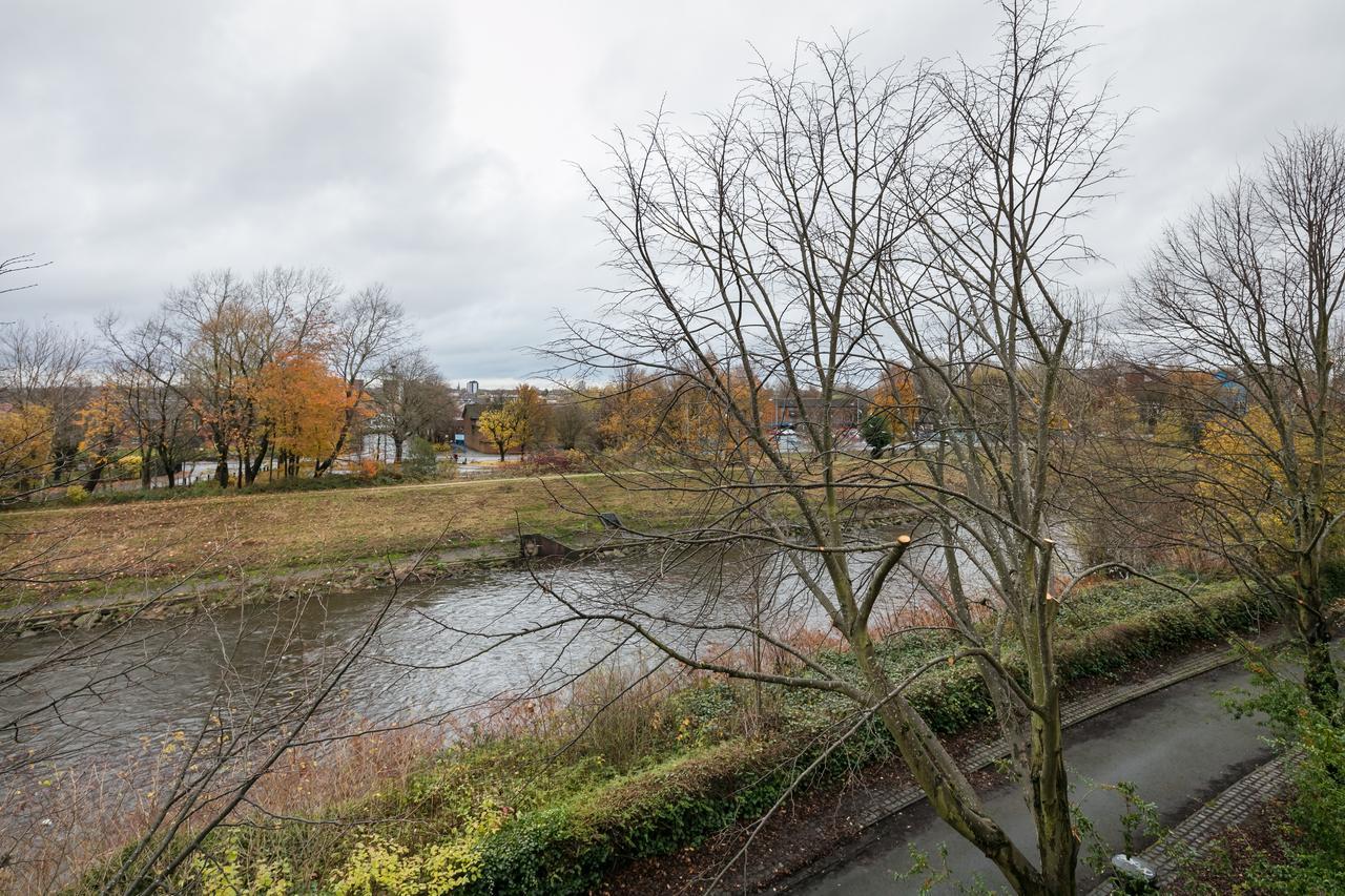 Bluestone - Riverside Apartment *