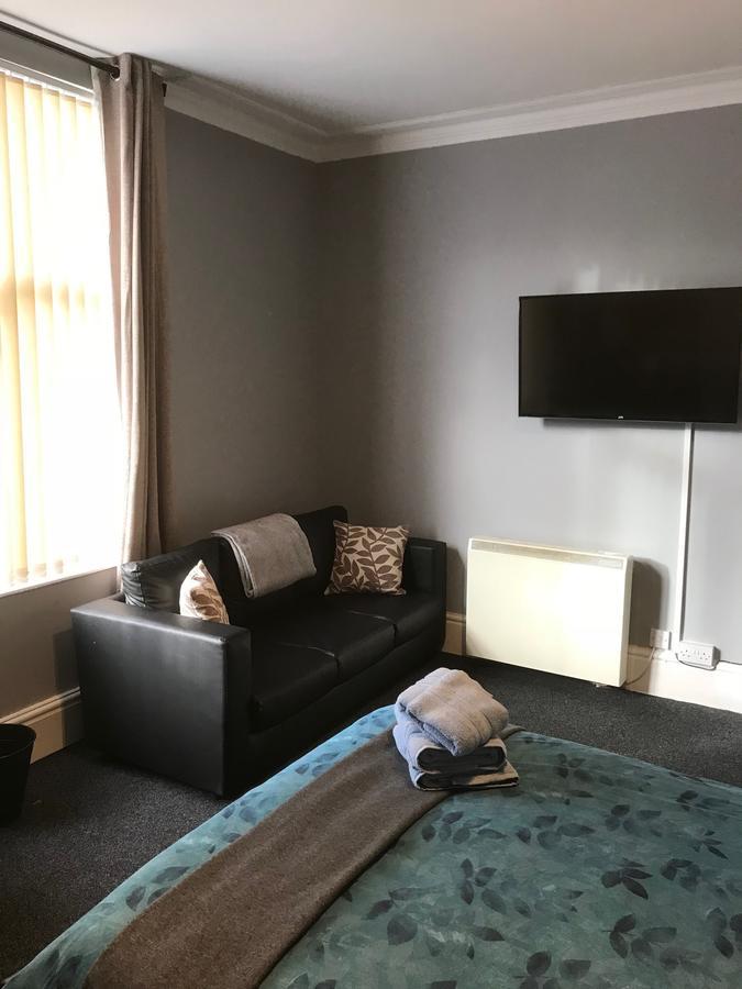 - Old Mms Guest house Manchester