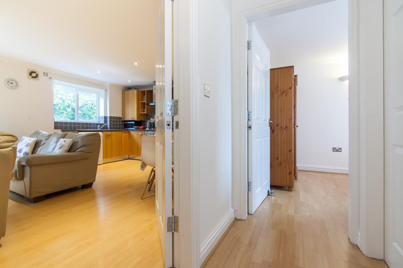 Rest & Recharge - Birley View Apartment Manchester