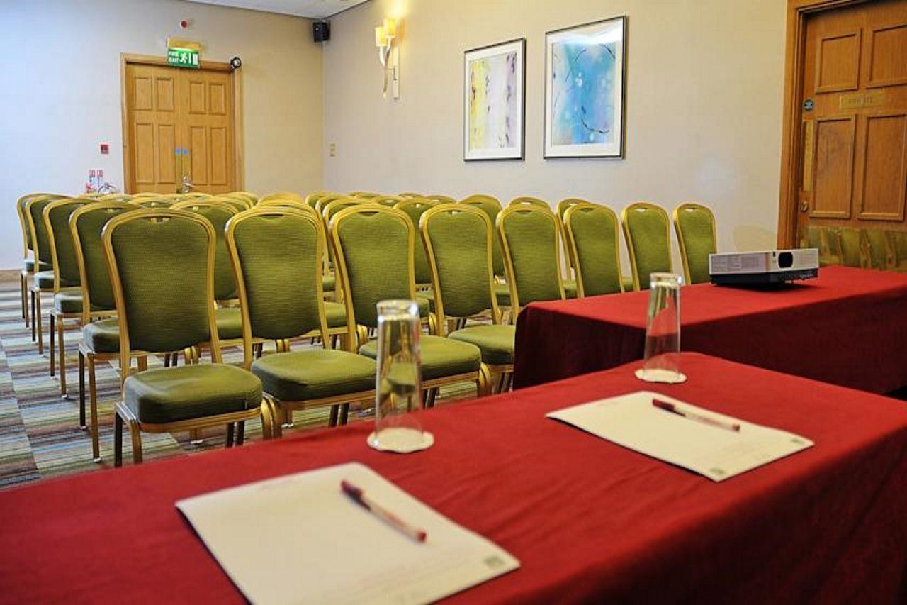 Marriott Victoria & 4*