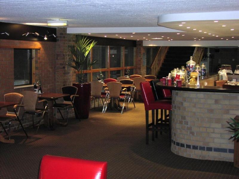 Hotel The Waterside And Leisure Club 3*