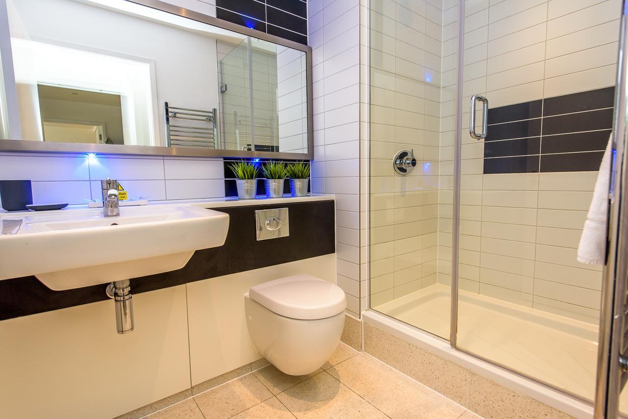 Approved Serviced Skyline Apartment *