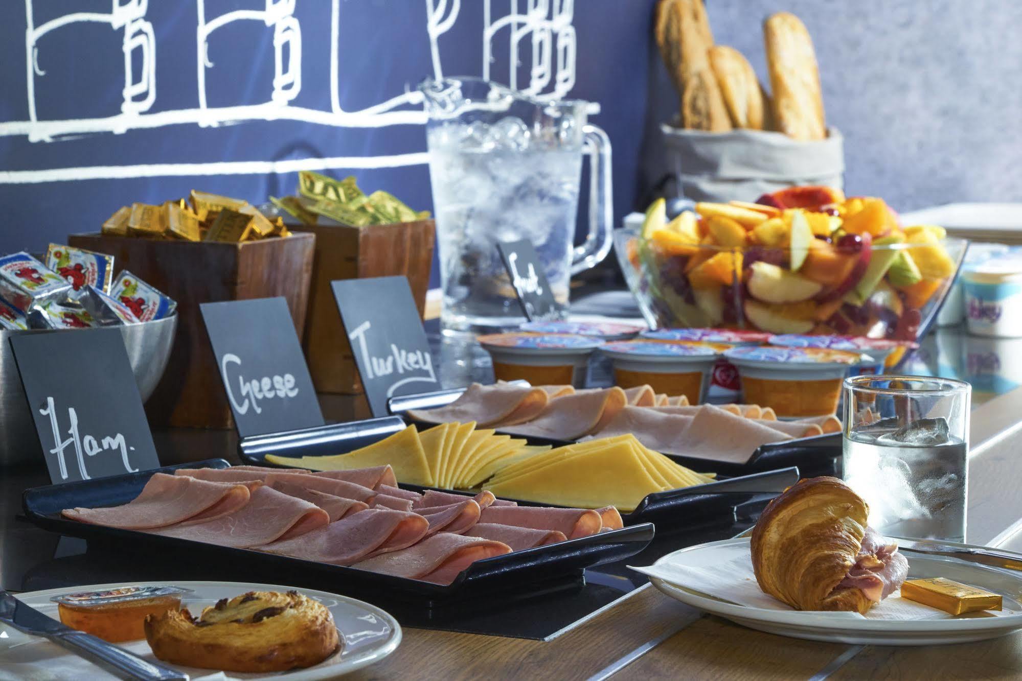 Hotel Ibis Budget Manchester Quays 2*