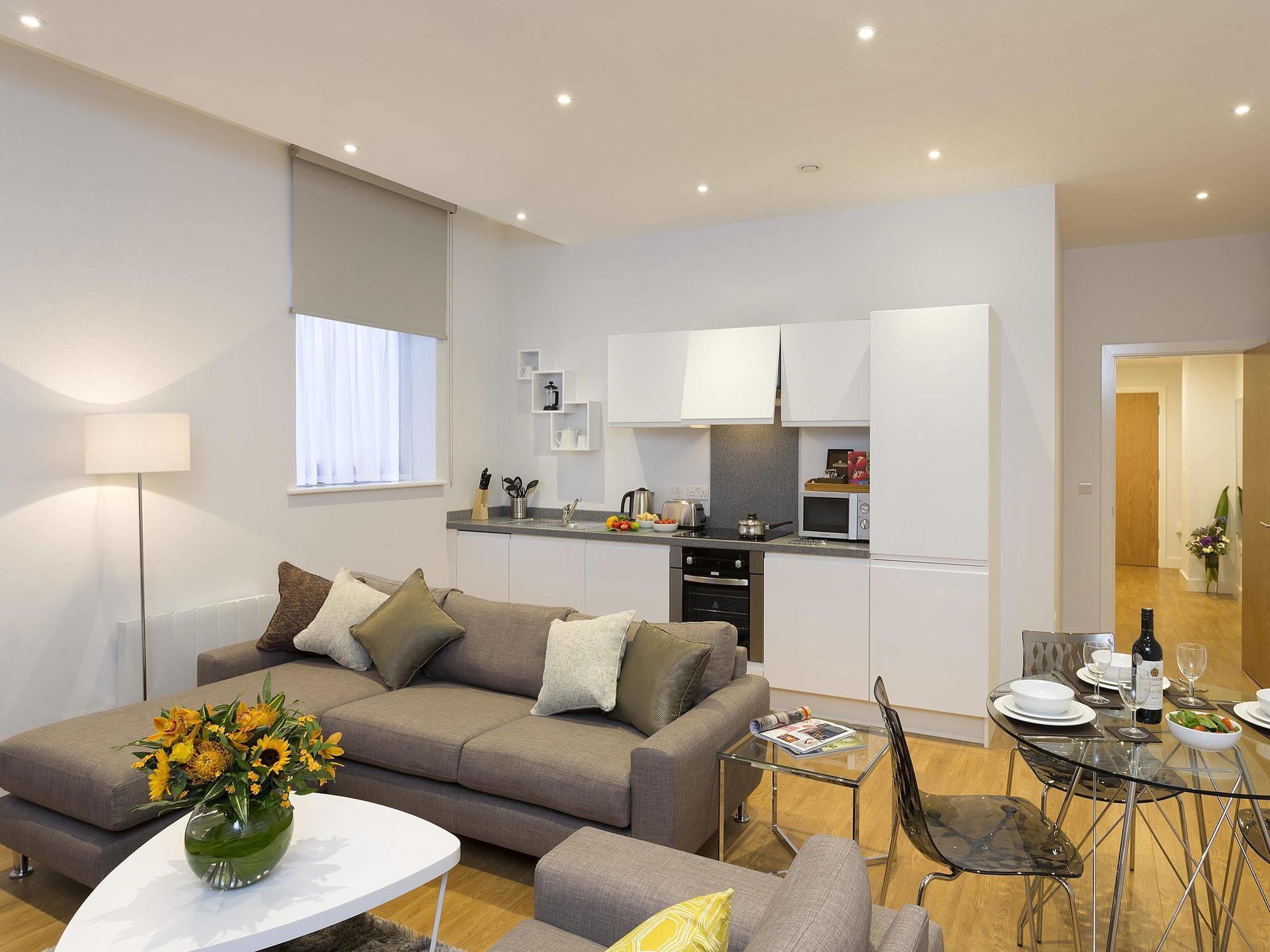 Cove Minshull Street Aparthotel 4*