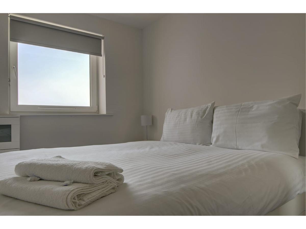 Apartment Large, Spacious And Modern Apt For 4 In
