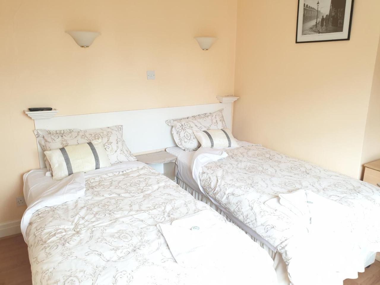 Central Guest house 2*