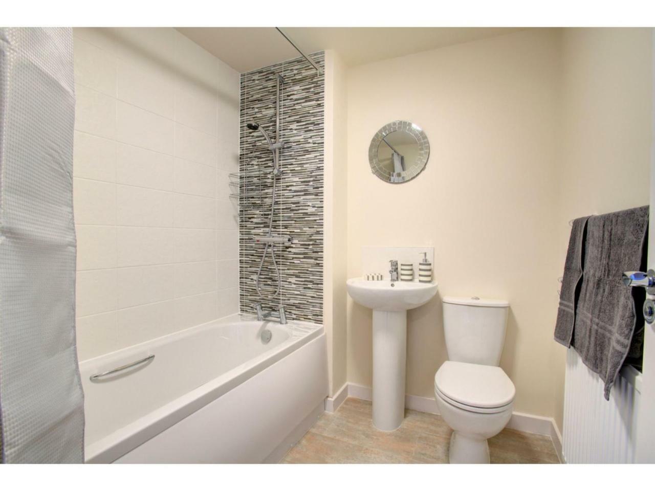 Newly Built, Splendid House For 5 In Manchester! * Manchester