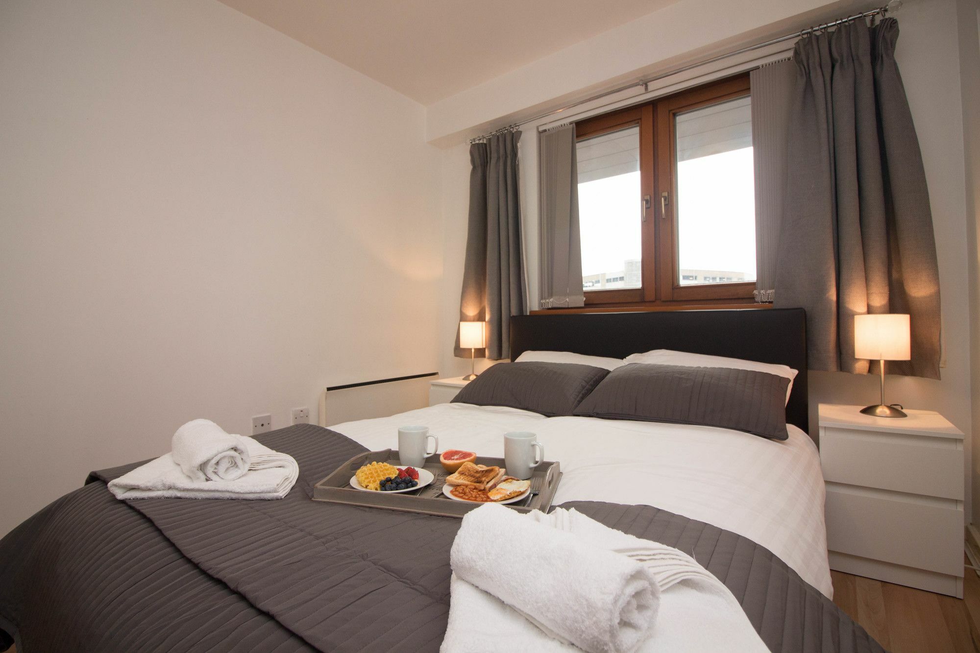 Diamond - Parkers Apartment