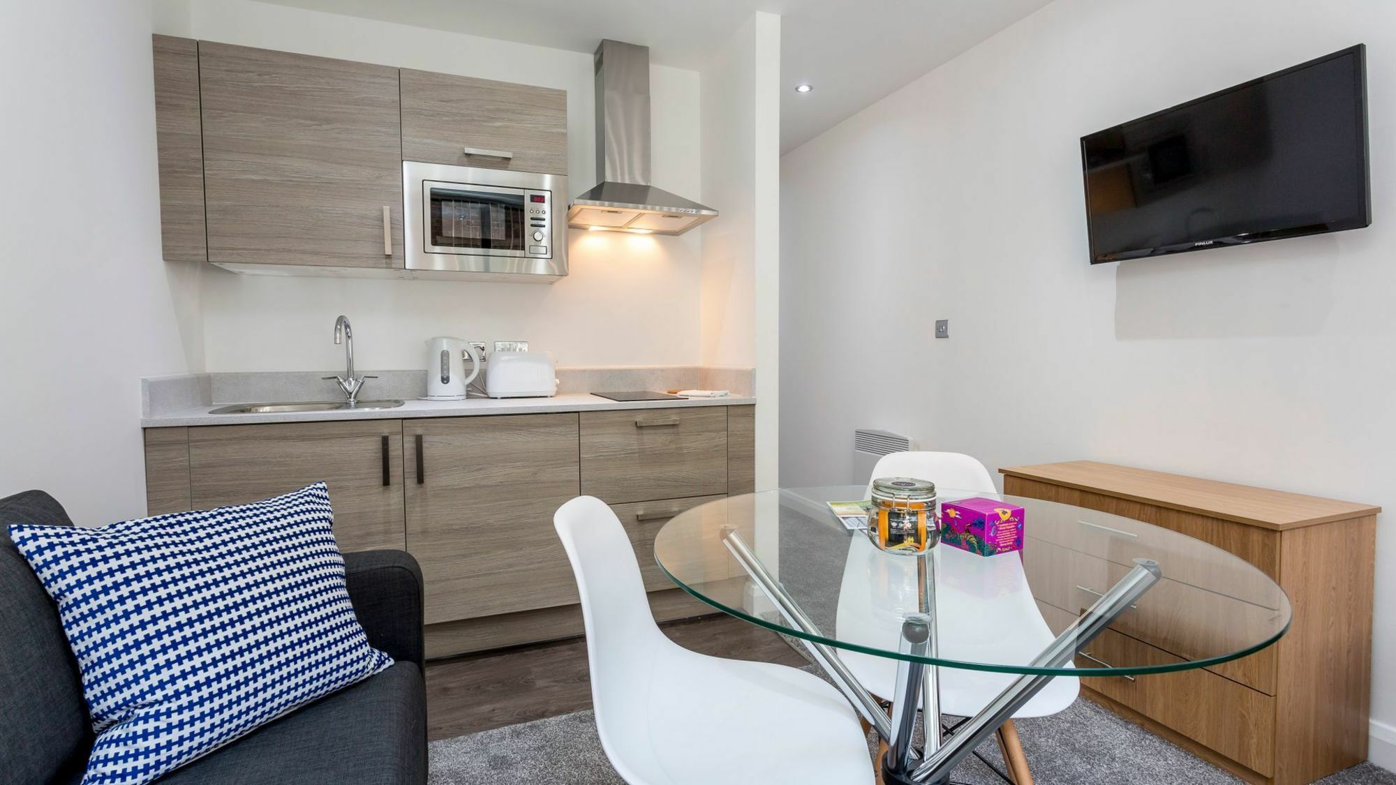 Apartment Snug In *