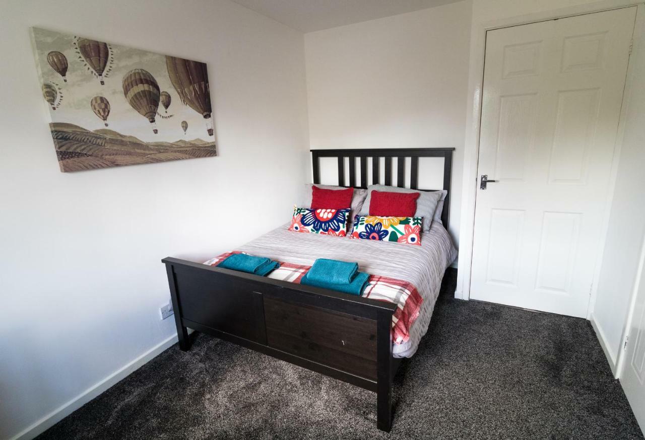 Ideal Next To Queens Park, *