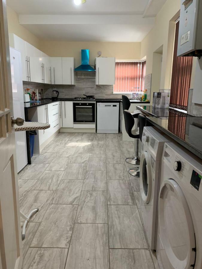 50 Mayford Road Guest house Manchester