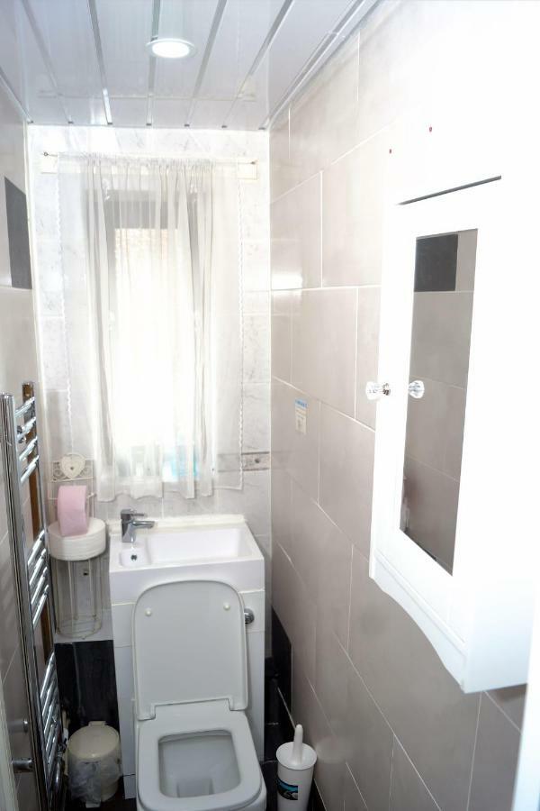 Richflo Apartment *