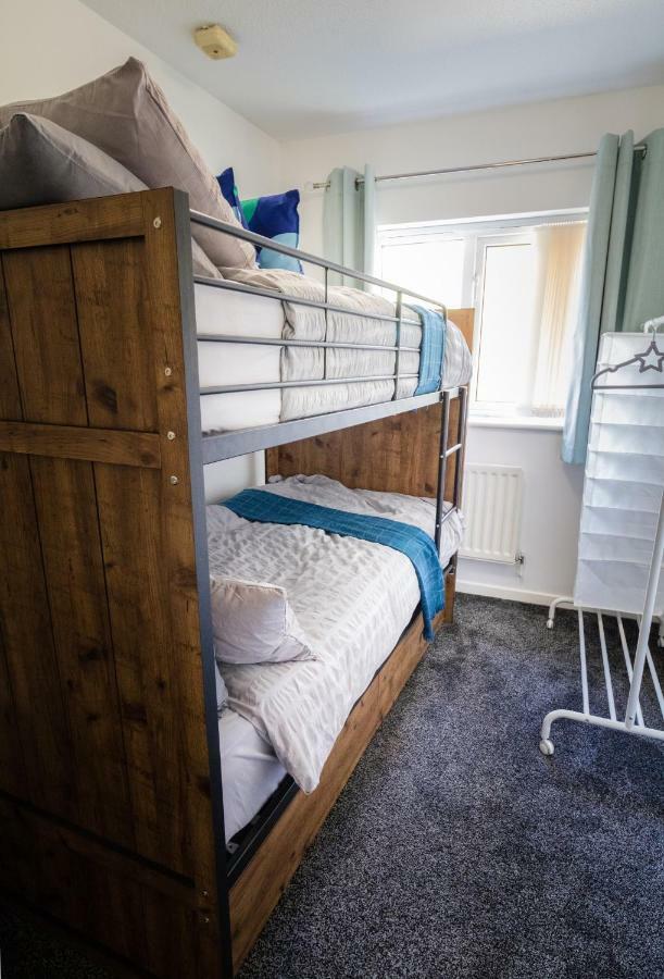 Ideal Next To Queens Park, Holiday home