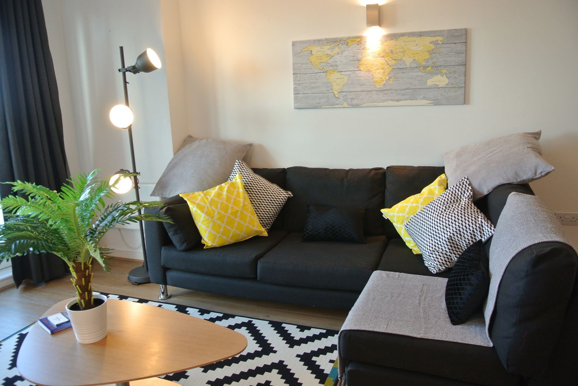 Approved Serviced Skyline A Apartment Manchester