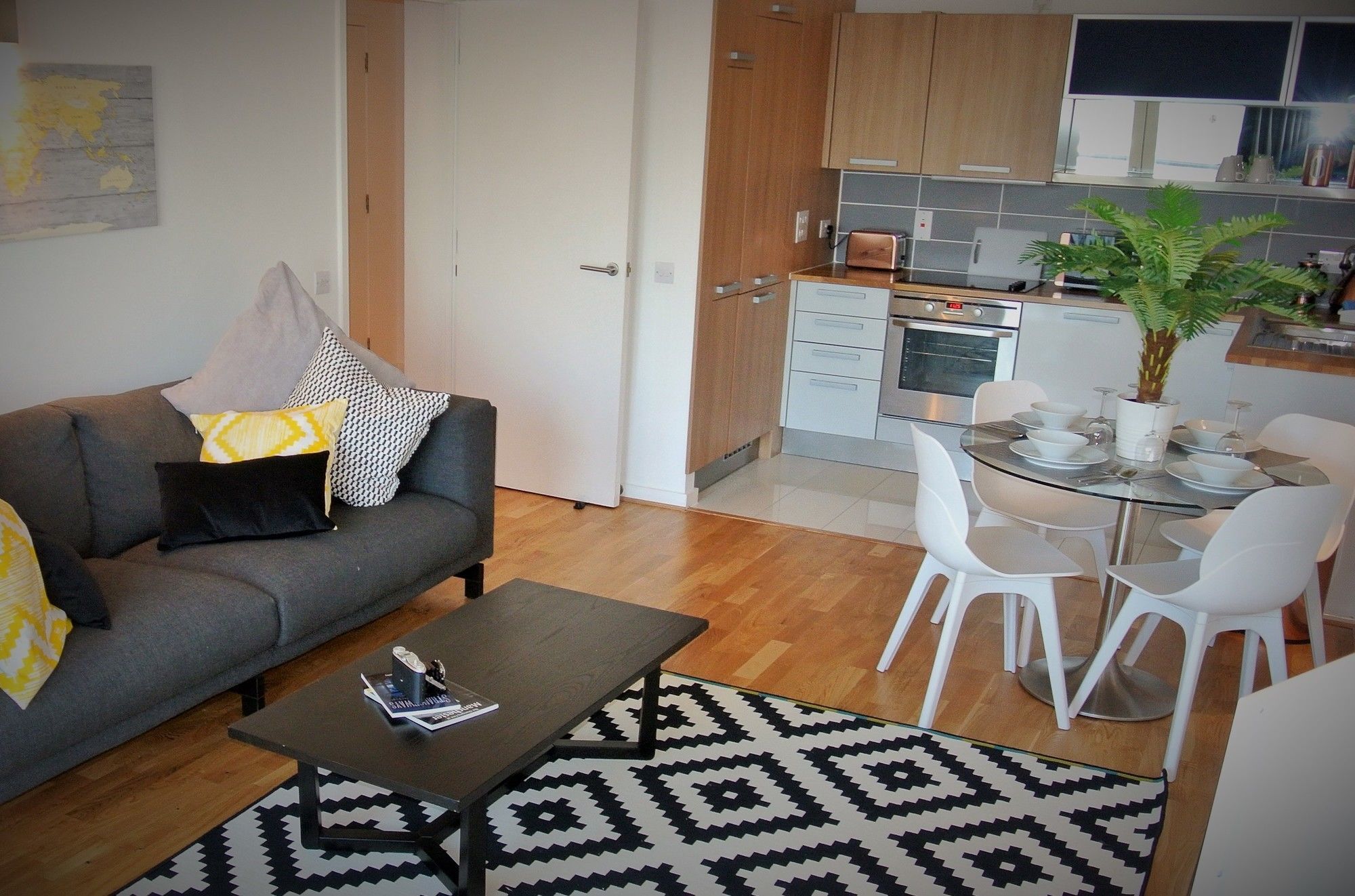 Approved Serviced Skyline A Apartment Manchester