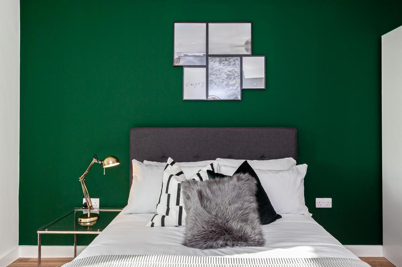Opulent Luxe * Manchester